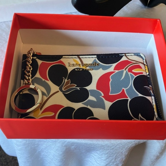 Kate Spade: Floral Mini Keychain Wallet- Gold Tone- Box- mark - Picture 13 of 14
